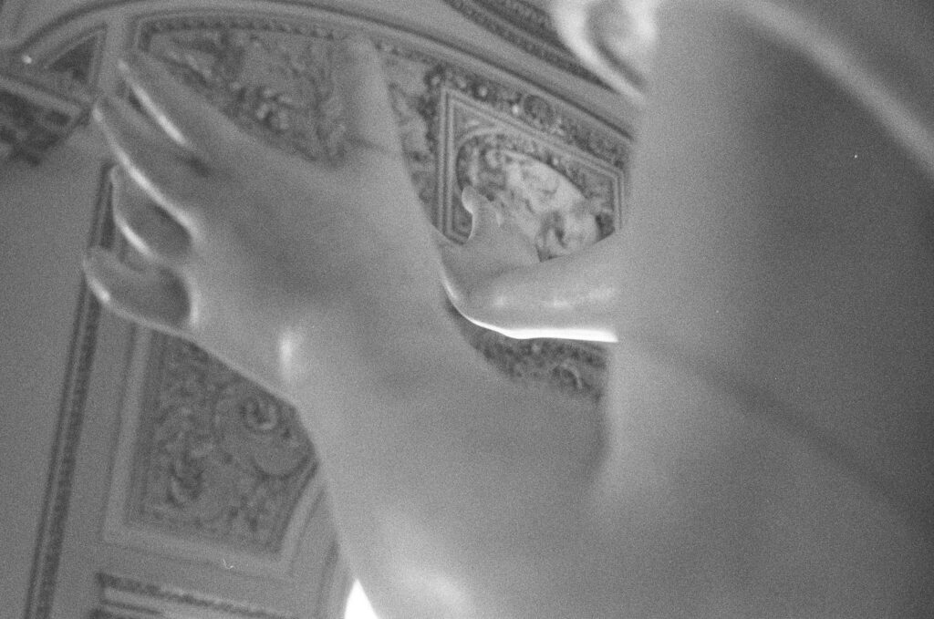 uffizi hand 2 (1)
